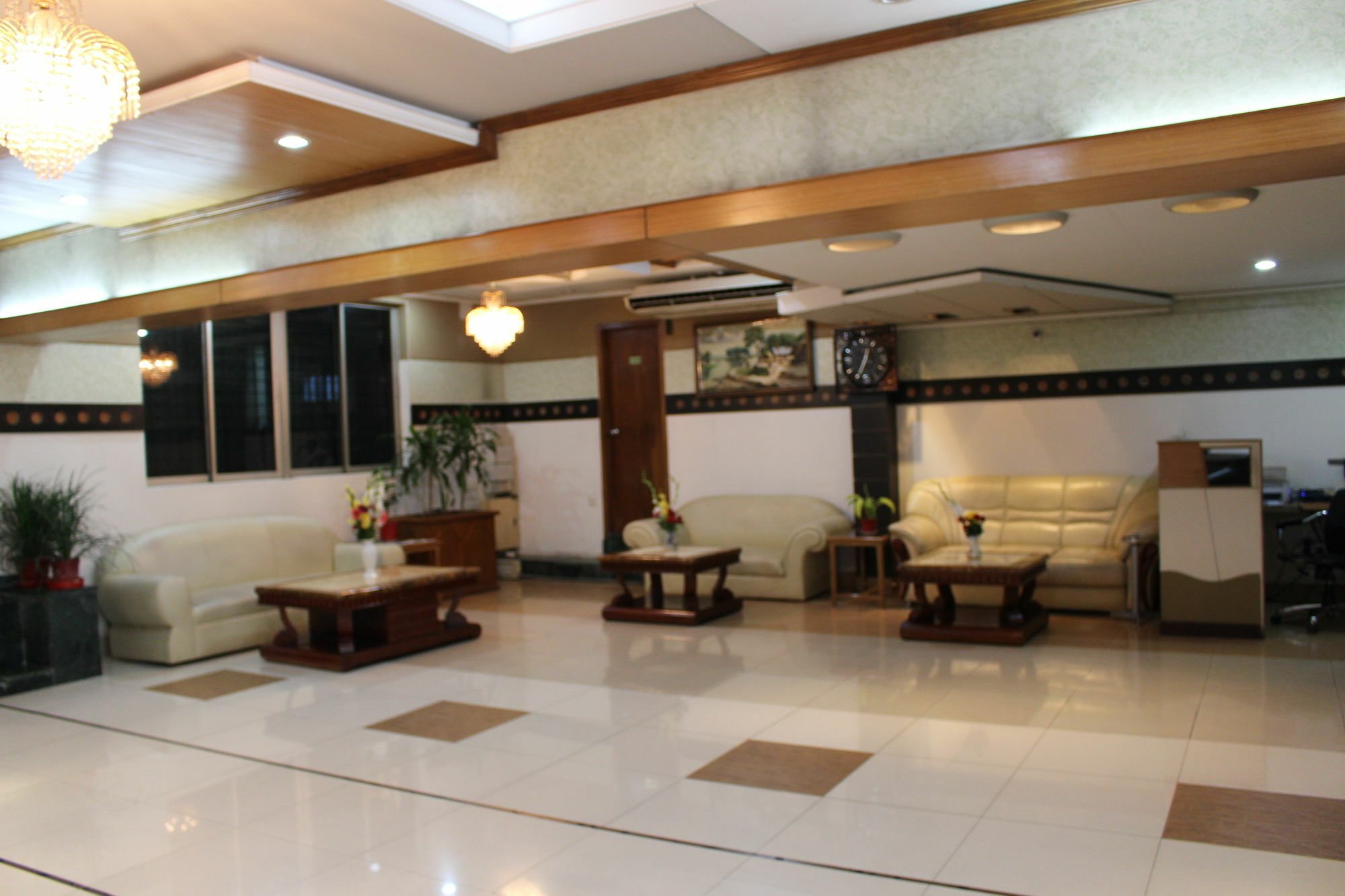 Hotel Golden Deer Дакка Экстерьер фото