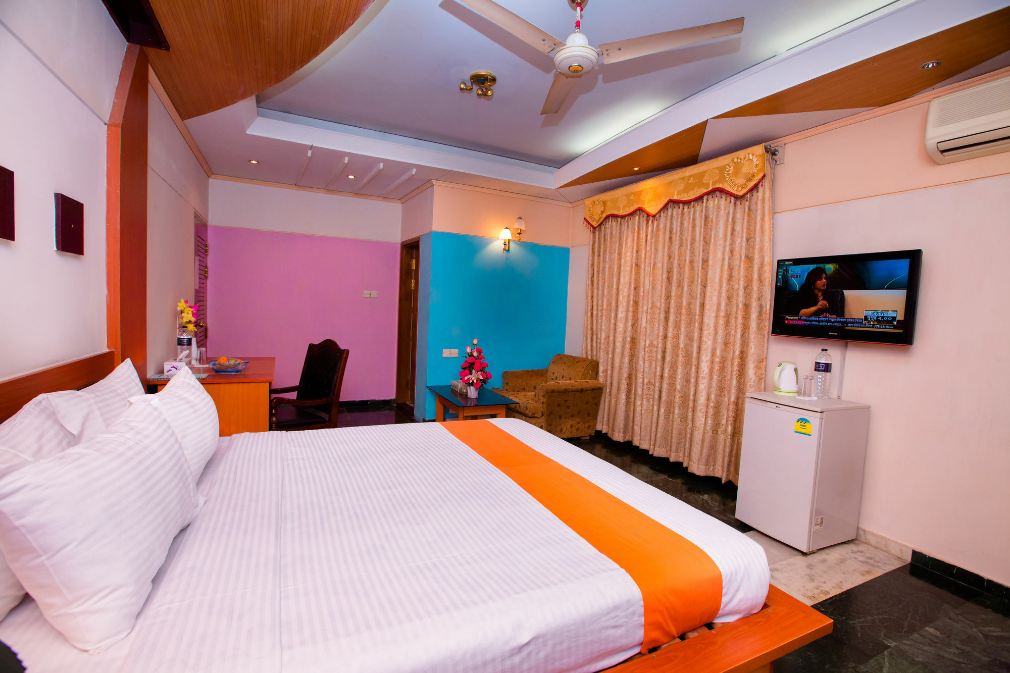Hotel Golden Deer Дакка Экстерьер фото